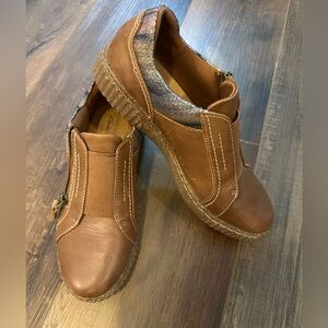 Clarks Collection Loafer Shoes Women's 7.5Brown Leather Comfort Gum Sole Booties